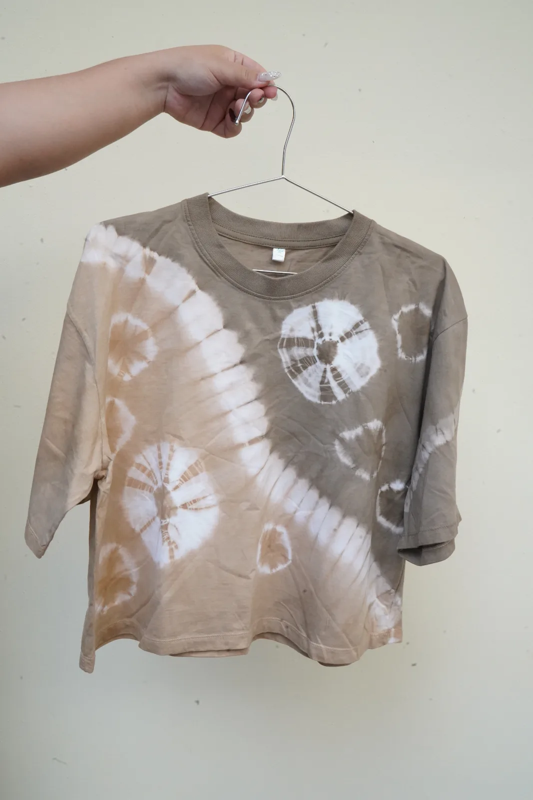 เสื้อมัดย้อมใบเทียน
