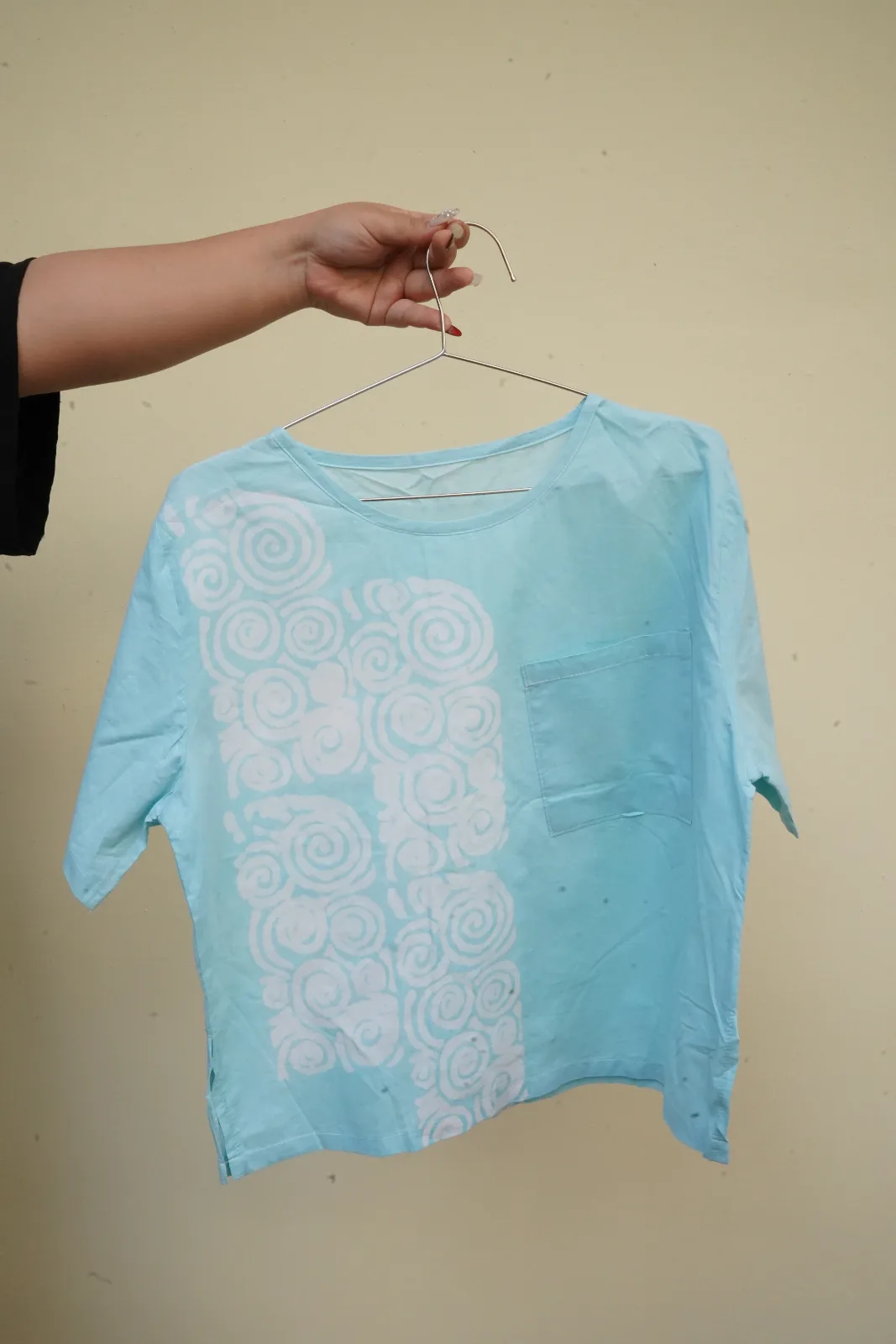 เสื้อสีฟ้ามัดย้อม