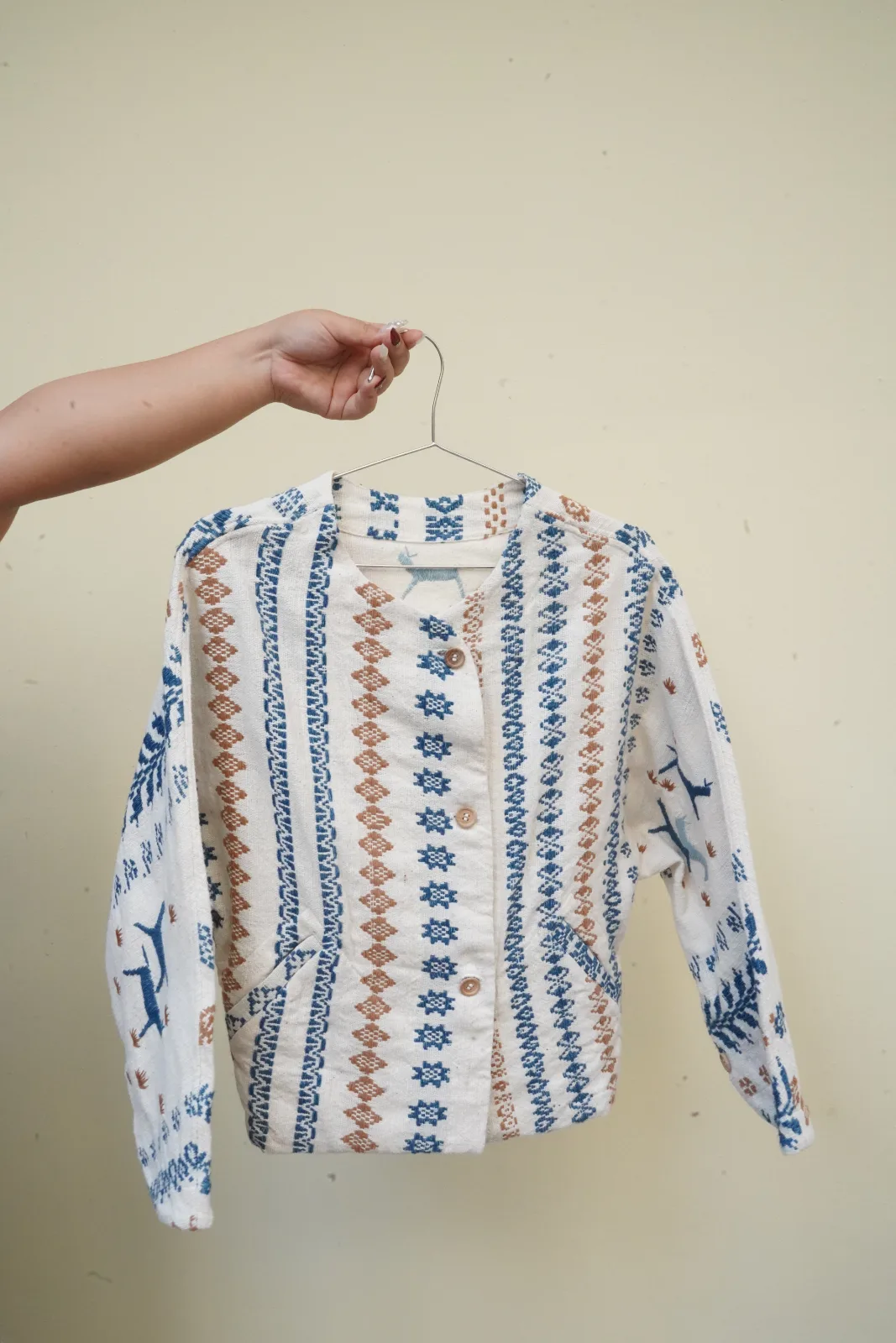 เสื้อคลุมภูครามลายทุ่งหญ้า